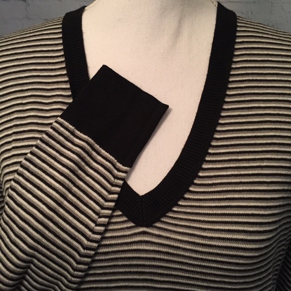 Treasure & Bond V-Neck Striped Lightweight Sweater - Picture 6 of 8